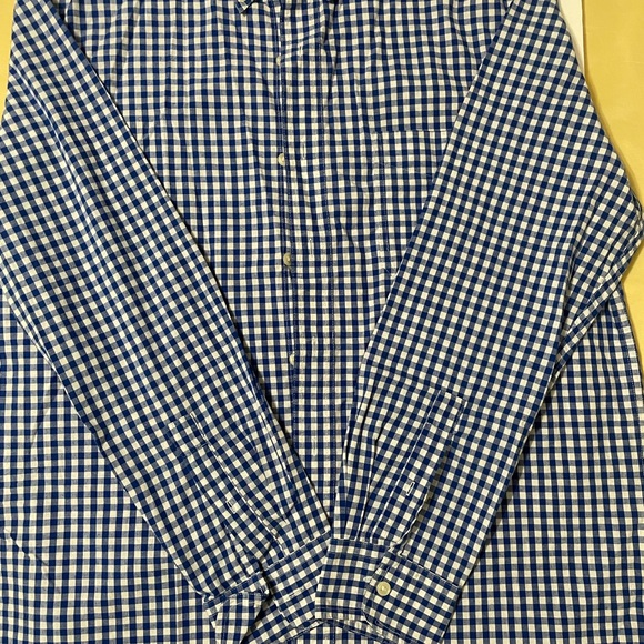 Men’s buttoned down plaid shirt - Picture 3 of 4